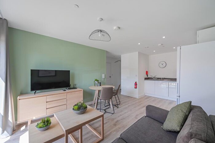 2 Bedroom Apartment To Rent In Hardwick House, DE1