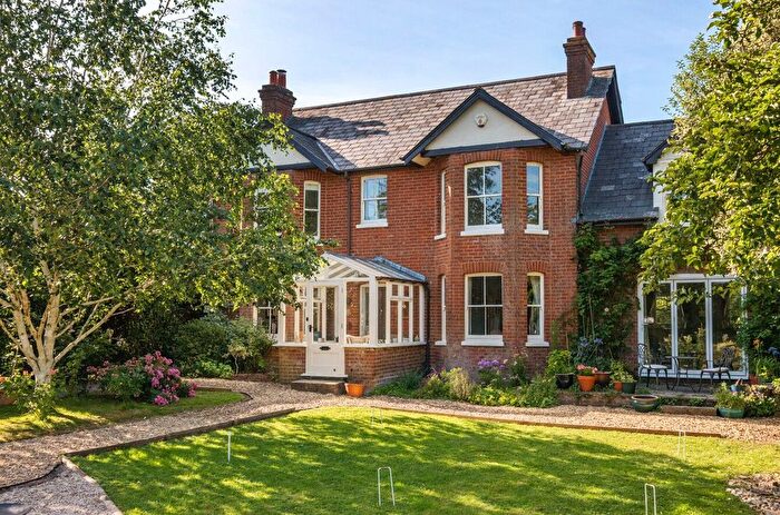 4 Bedroom Detached House For Sale In Brighton Road, Sway, SO41