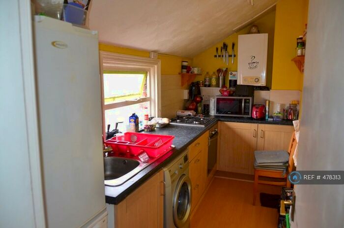 2 Bedroom Flat To Rent In Manley Road, Manchester, M16