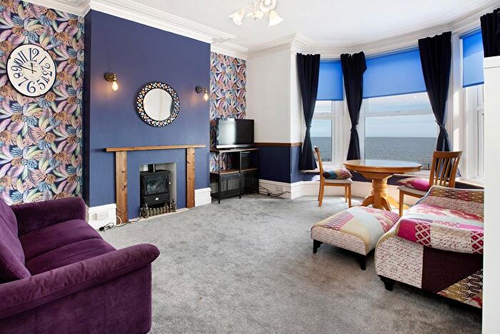 2 Bedroom Flat For Sale In Marine Parade, Dawlish, EX7