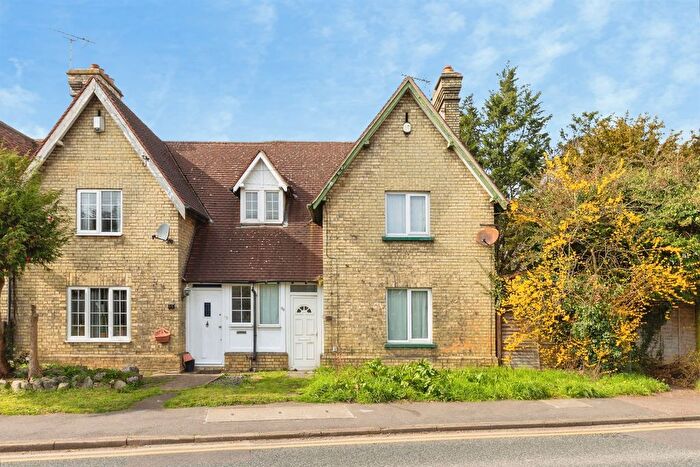 2 Bedroom Semi-Detached House For Sale In Great North Road, Welwyn Garden City, AL8