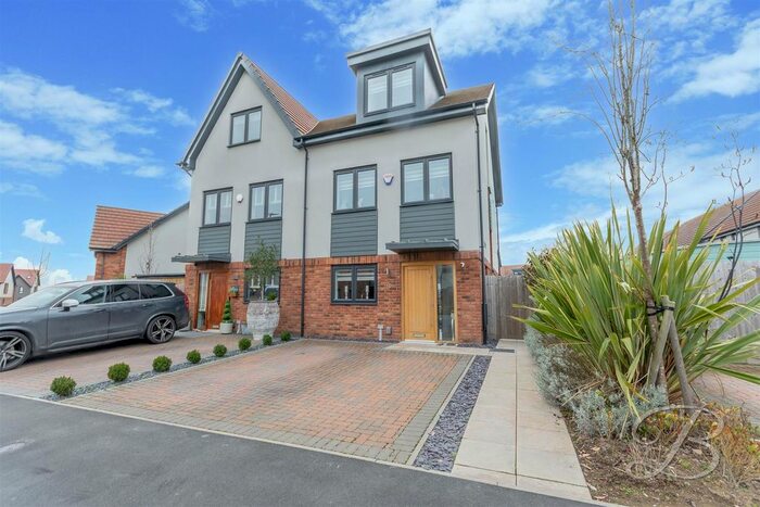 3 Bedroom Semi-Detached House For Sale In Peartree Lane, Edwinstowe, Mansfield, NG21