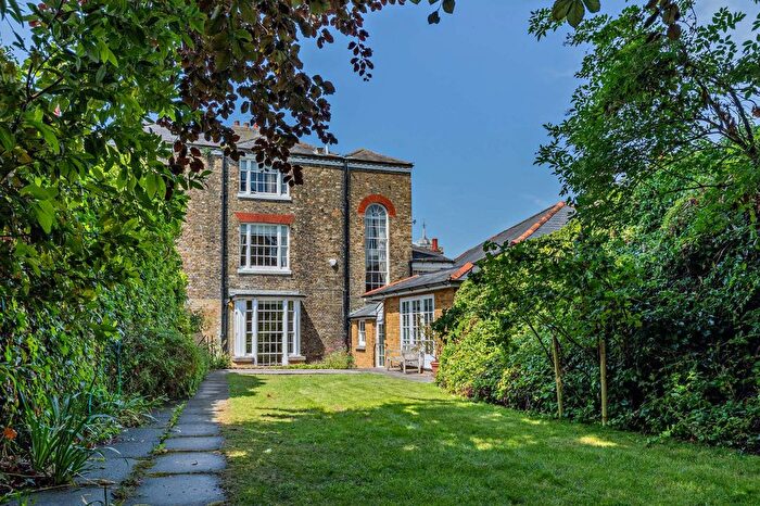 7 Bedroom End Terrace House For Sale In High Street, Sandwich, Kent, CT13
