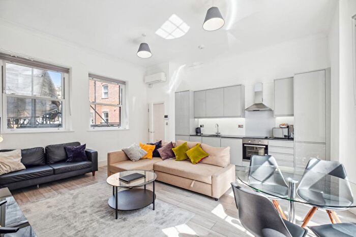 2 Bedroom Flat To Rent In Kensington High Street, Campden Hill, W8