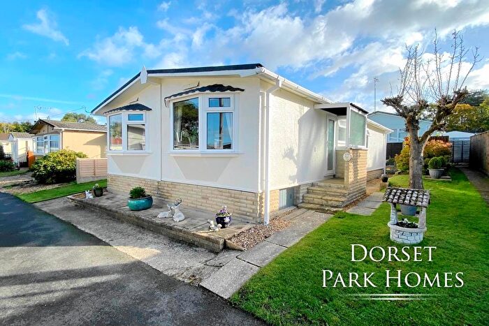 2 Bedroom Park Home For Sale In The Square, Oaktree Park, St Leonards, Ringwood, Hampshire, BH24