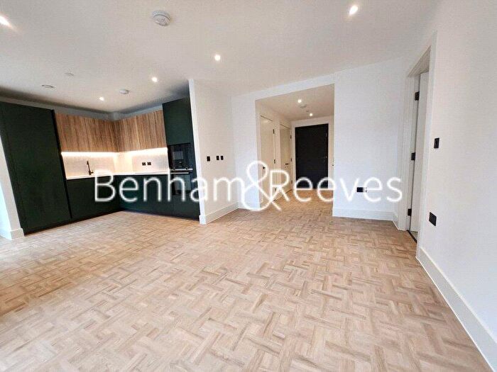 2 Bedroom Apartment To Rent In Danvers Avenue, London, SW11