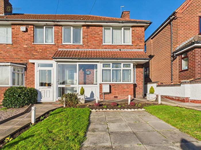 3 Bedroom End Of Terrace House For Sale In Queslett Road, Great Barr, B43