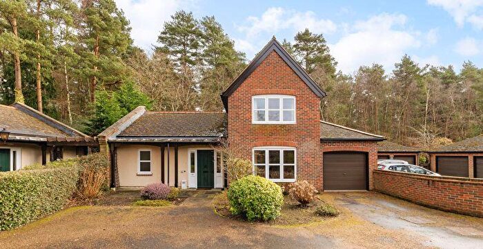 3 Bedroom Retirement Property For Sale In Mytchett Heath, Camberley, GU16