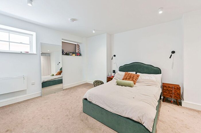 1 Bedroom Flat To Rent In Mitcham Lane, Streatham, London, SW16