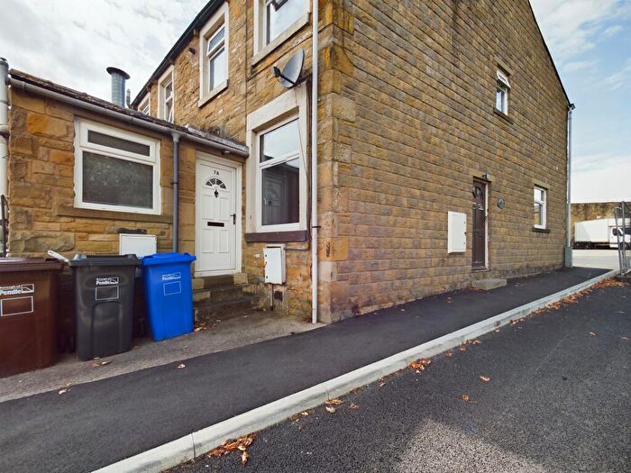 1 Bedroom Flat To Rent In Victoria Road, Earby, BB18
