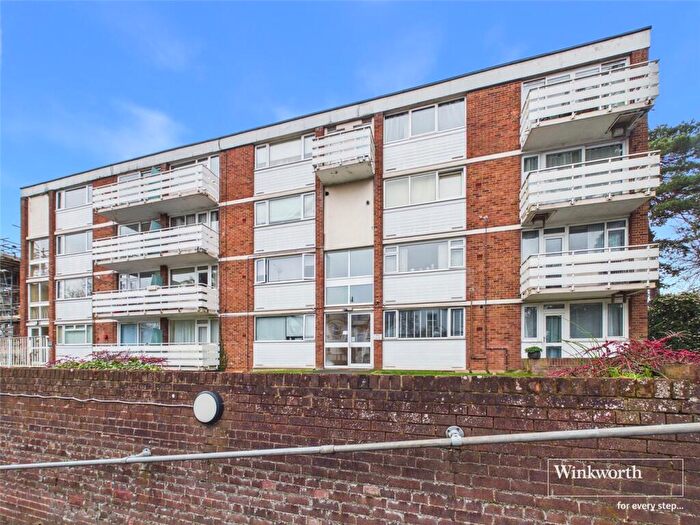 2 Bedroom Apartment For Sale In Bath Road, Reading, Berkshire, RG1