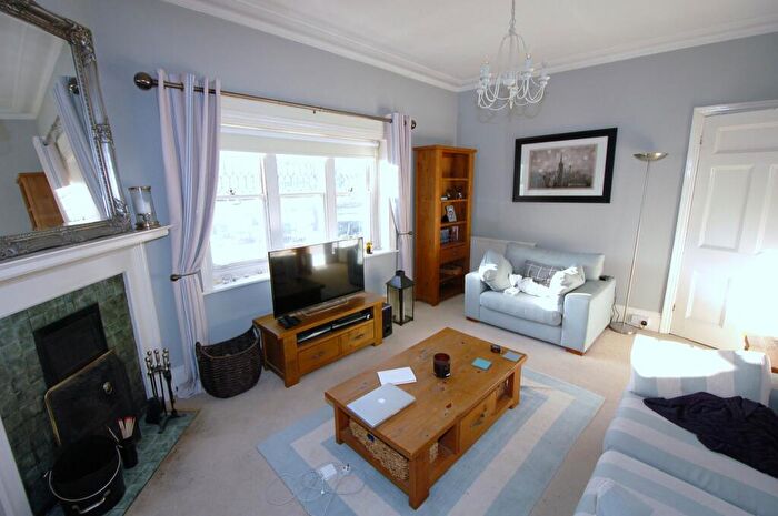 1 Bedroom Flat To Rent In Westwood Road, Windlesham, GU20