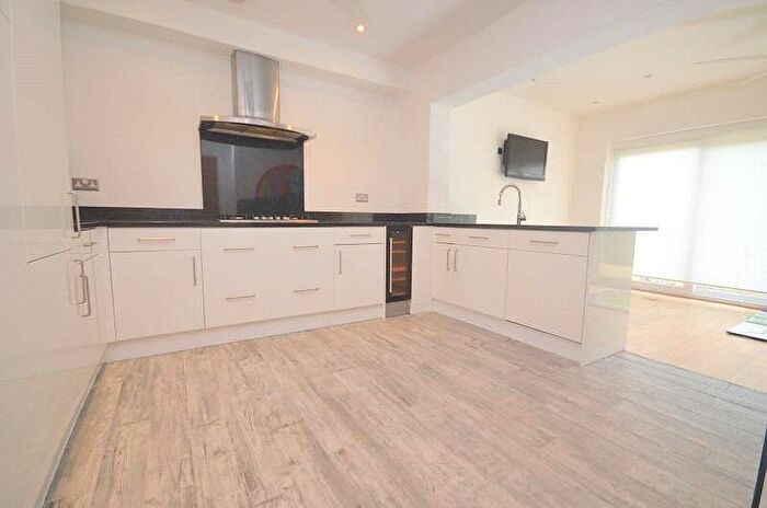 3 Bedroom Terraced House To Rent In Meadowside Road, Upminster, Essex, RM14