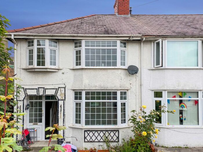 3 Bedroom Property To Rent In Carmarthen Road, Swansea, SA5