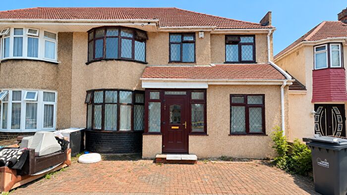 6 Bedroom Terraced House For Sale In Lady Margaret Road, Southall, UB1