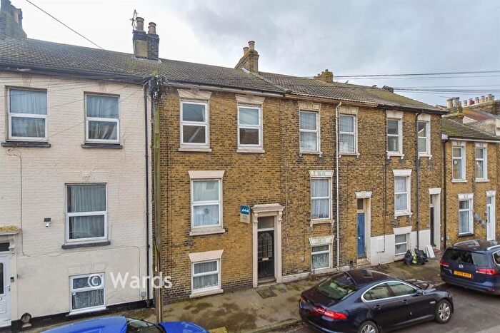 Studio For Sale In Fonblanque Road, Sheerness, Kent, ME12