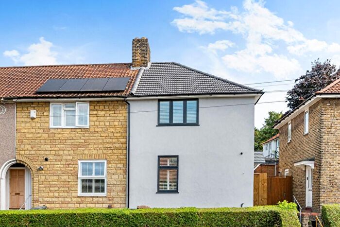 2 Bedroom End Of Terrace House To Rent In Shroffold Road Bromley, BR1