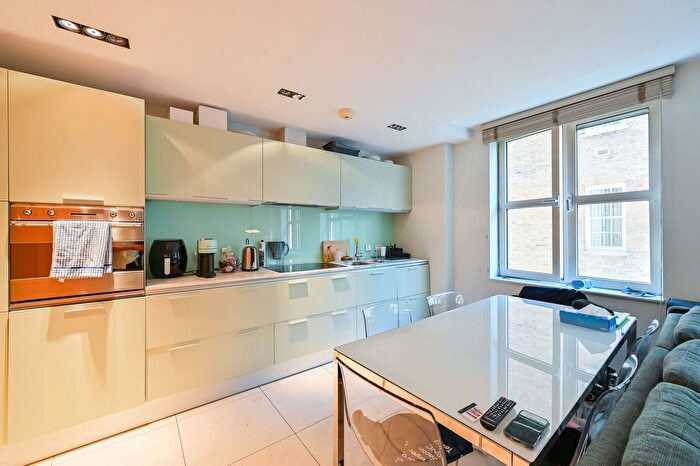 2 Bedroom Flat To Rent In Cock Lane, Farringdon, London, EC1A