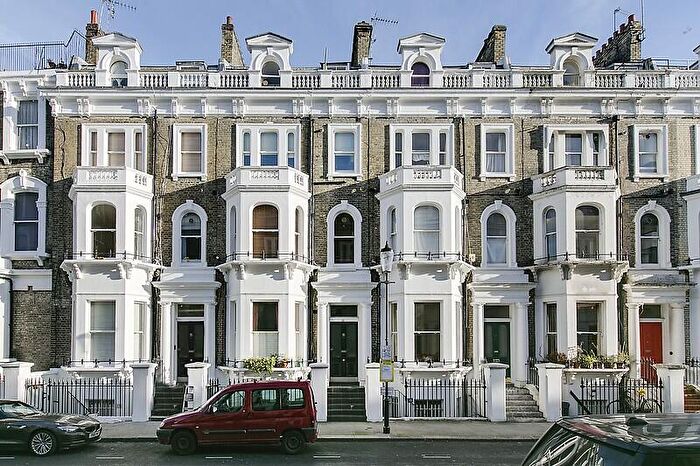 2 Bedroom Apartment To Rent In Westgate Terrace, London, SW10