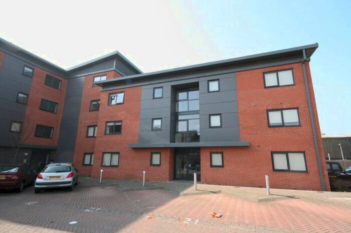 2 Bedroom Flat To Rent In Marshall Road, Banbury, Oxon, OX16