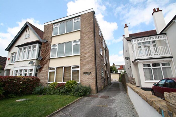 2 Bedroom Apartment To Rent In Leigh Road, Leigh-On-Sea, SS9
