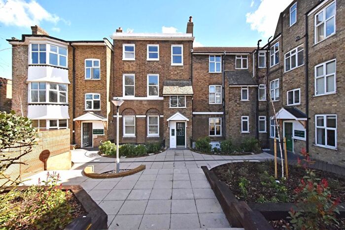 2 Bedroom Flat To Rent In Honor Oak Road, Honor Oak, SE23