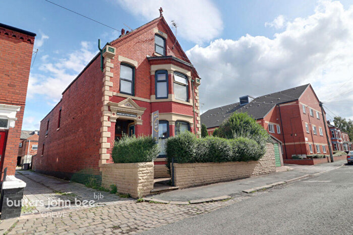 6 Bedroom Detached House For Sale In Brooklyn Street, Crewe, CW2