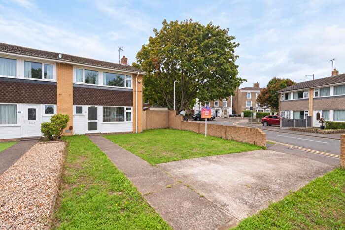 3 Bedroom End Of Terrace House For Sale In Yew Tree Gardens, Birchington, Kent, CT7