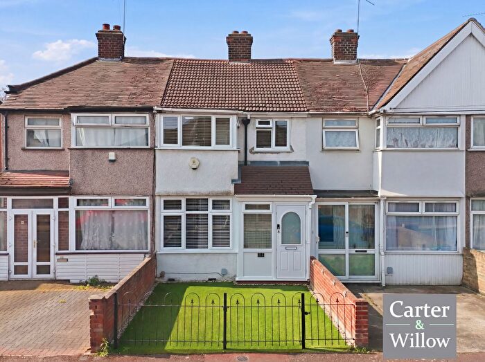 3 Bedroom Terraced House For Sale In Oval Road South, Dagenham, RM10