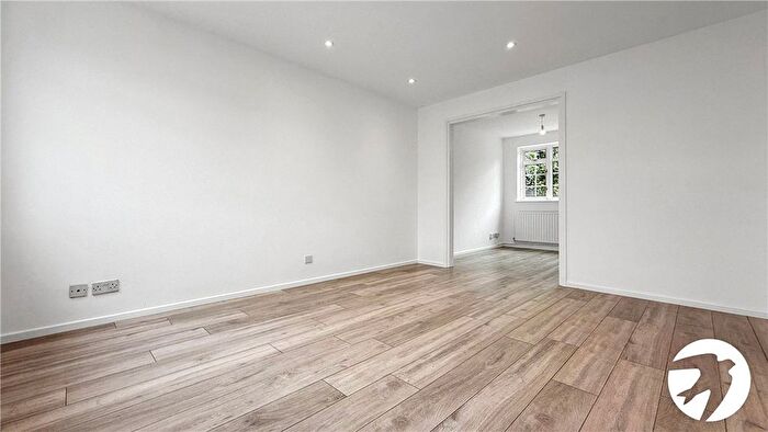 3 Bedroom Semi-Detached House To Rent In Arne Grove, Orpington, BR6