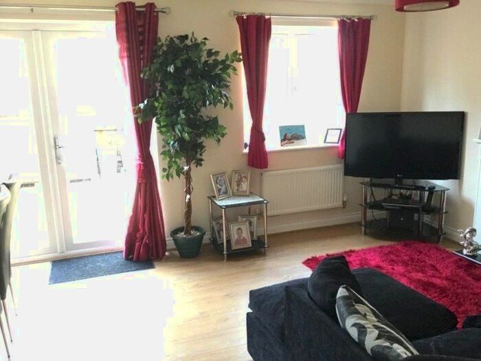 2 Bedroom End Of Terrace House To Rent In Jubilee Close, Crewkerne, Somerset, TA18