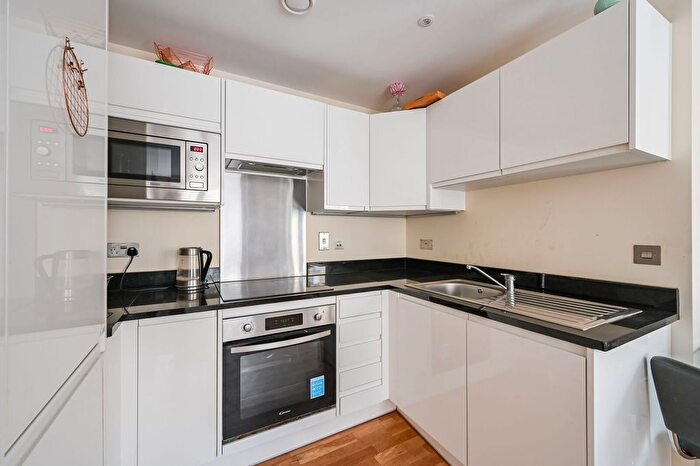 2 Bedroom Flat To Rent In ..St Annes Street, Limehouse, London, E14
