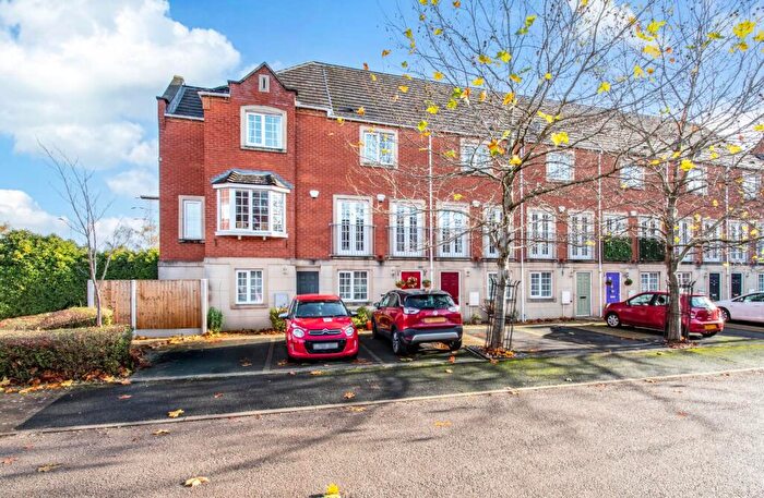 3 Bedroom Terraced House For Sale In Madison Avenue, Brierley Hill, West Midlands, DY5