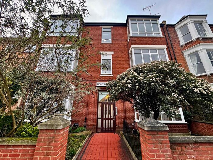 3 Bedroom Flat To Rent In Fortune Green Road, Camden, NW6
