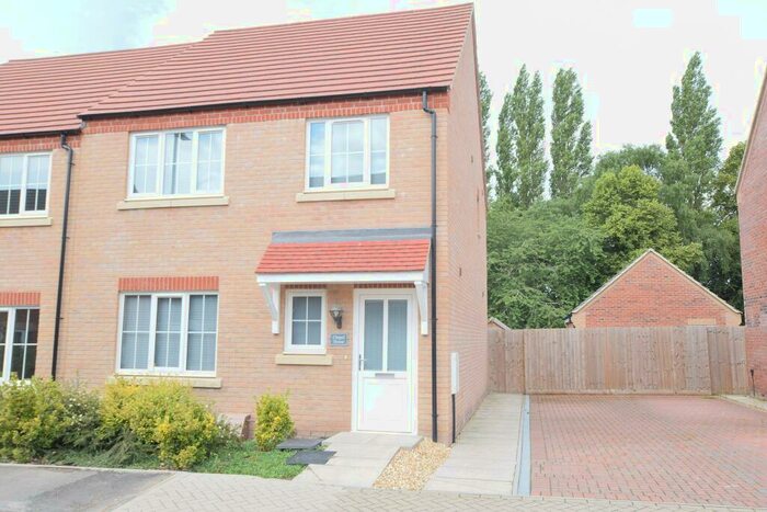 3 Bedroom Semi-Detached House To Rent In Hadrian Way, Caistor, LN7