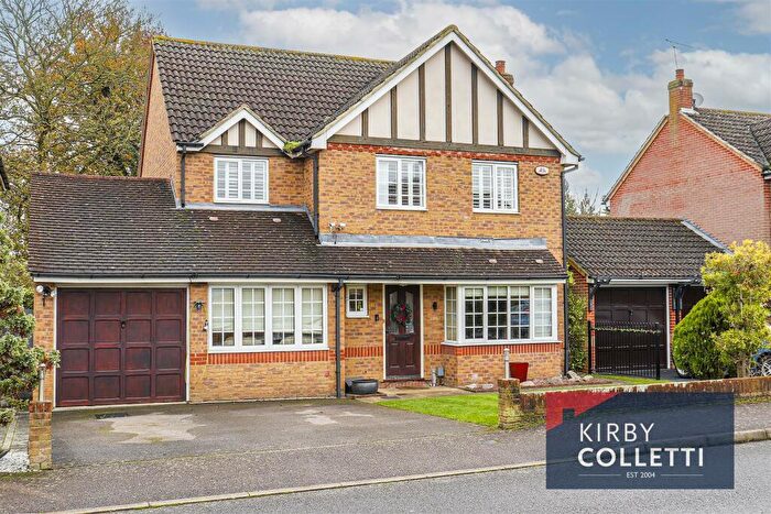 4 Bedroom Detached House To Rent In Crabtree Walk, Broxbourne, EN10