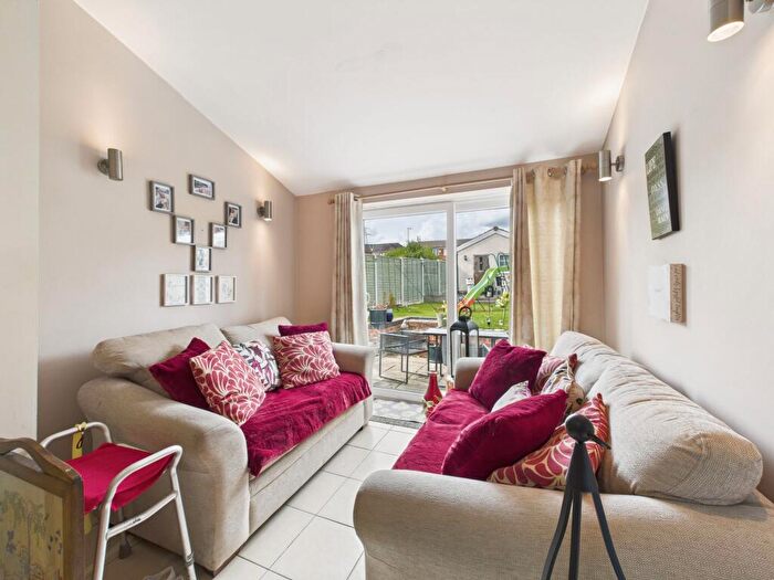 3 Bedroom Semi-Detached House For Sale In Mavis Road, Birmingham, B31