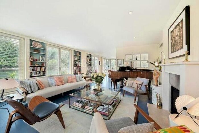 2 Bedroom Flat To Rent In Holbein Place, Belgravia, SW1W