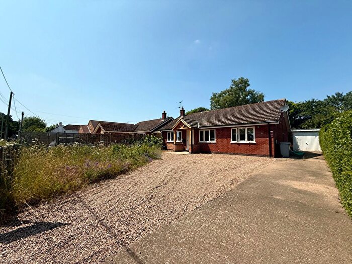 3 Bedroom Bungalow For Sale In North Scarle Road, Wigsley, NG23