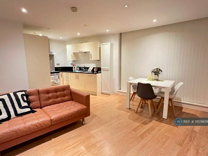 2 Bedroom Flat To Rent In The Mast, London, E16