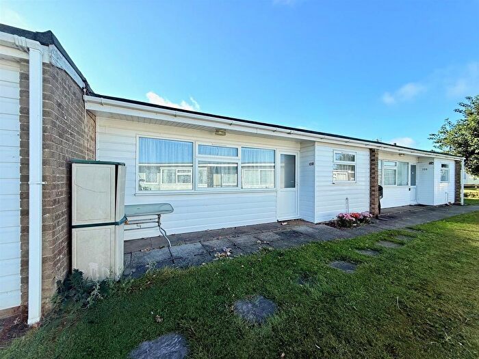 3 Bedroom Chalet For Sale In Newport Road, Hemsby, NR29