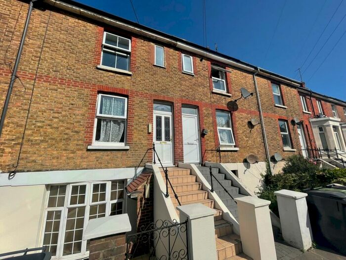 2 Bedroom Flat To Rent In Langney Road, Eastbourne, BN21