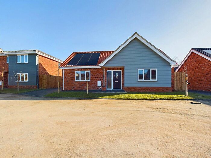 3 Bedroom Bungalow For Sale In Field Mews, Frating Road, Great Bromley, Colchester, CO7