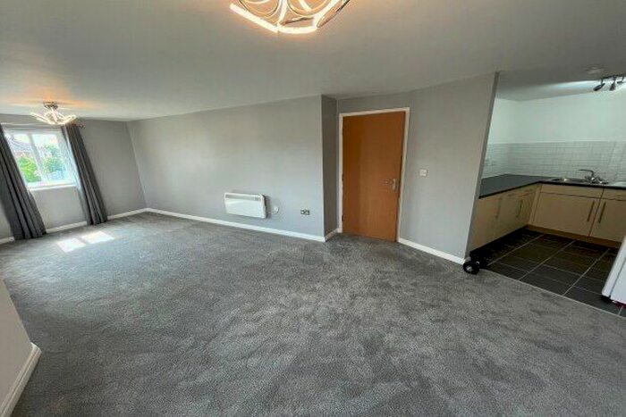 2 Bedroom Flat To Rent In Southport Road, Liverpool, L31