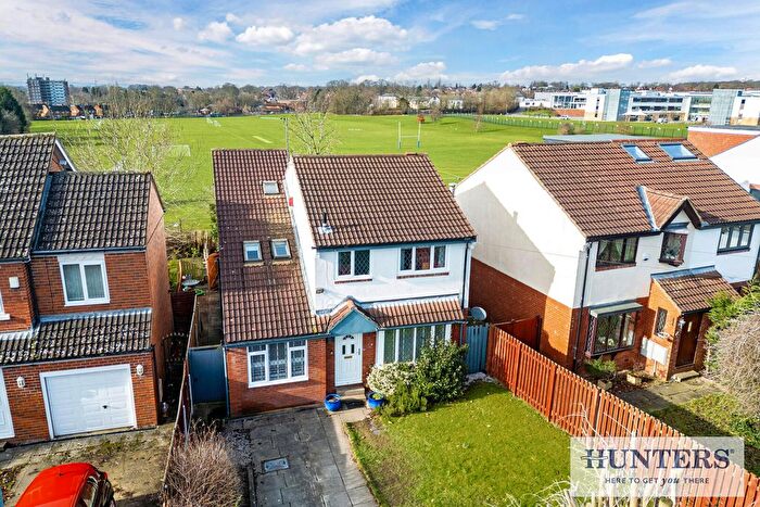 5 Bedroom Detached House For Sale In Talbot Road, Leeds, LS8