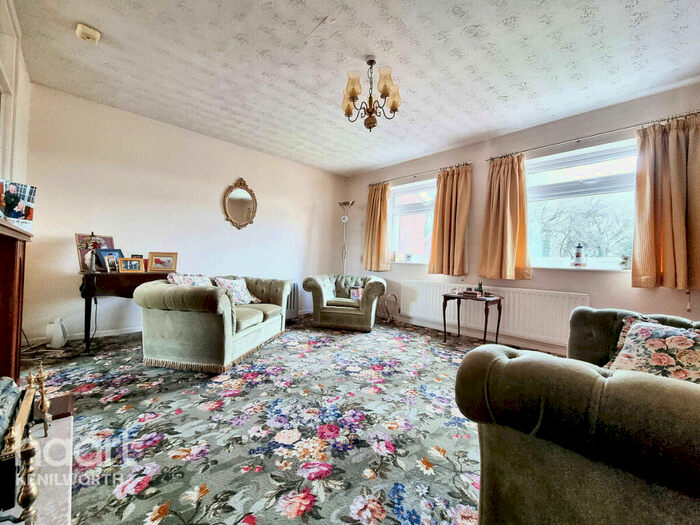 3 Bedroom Maisonette For Sale In Frythe Close, Kenilworth, CV8