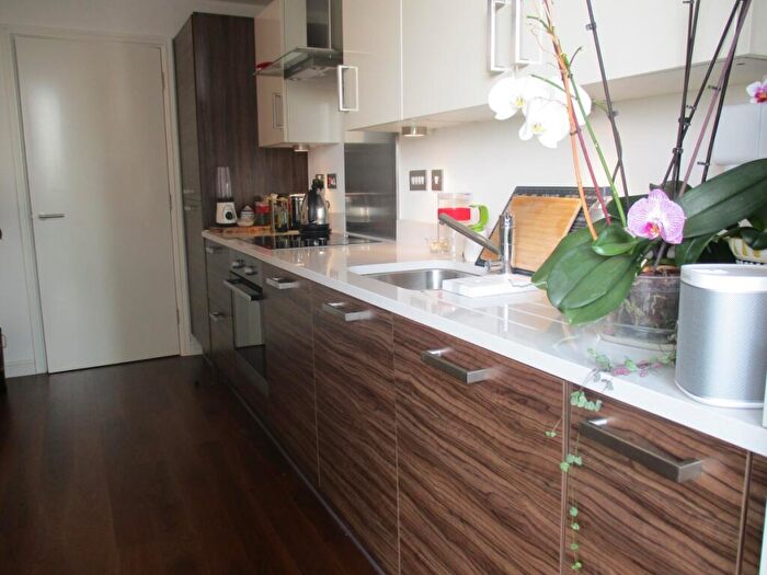 1 Bedroom Flat To Rent In Albany Road Camberwell, SE5