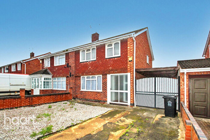 3 Bedroom Semi Detached House For Sale In Shackerdale Road, Leicester, LE2