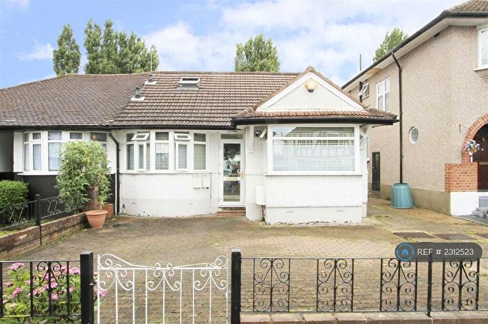 1 Bedroom Semi-Detached House To Rent In The Fairway, Ruislip, HA4