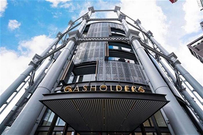 2 Bedroom Flat To Rent In Gasholders Building, King's Cross, Islington, London, N1C